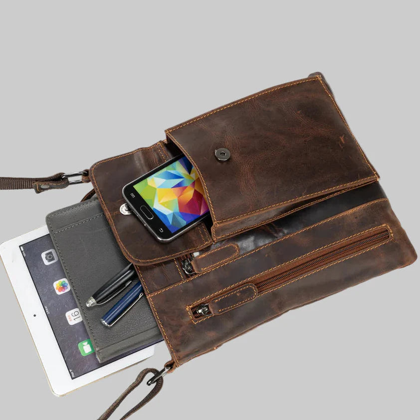 Bolso cruzado de cuero Greenwood. Bolso de mano de cuero de plena flor con múltiples bolsillosEX-STOCK Canada