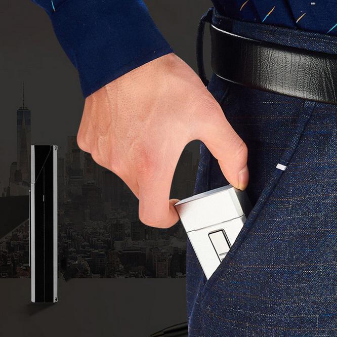Étui à cigarettes rechargeable pour dix cigarettes fines conventionnellesEX-STOCK Canada
