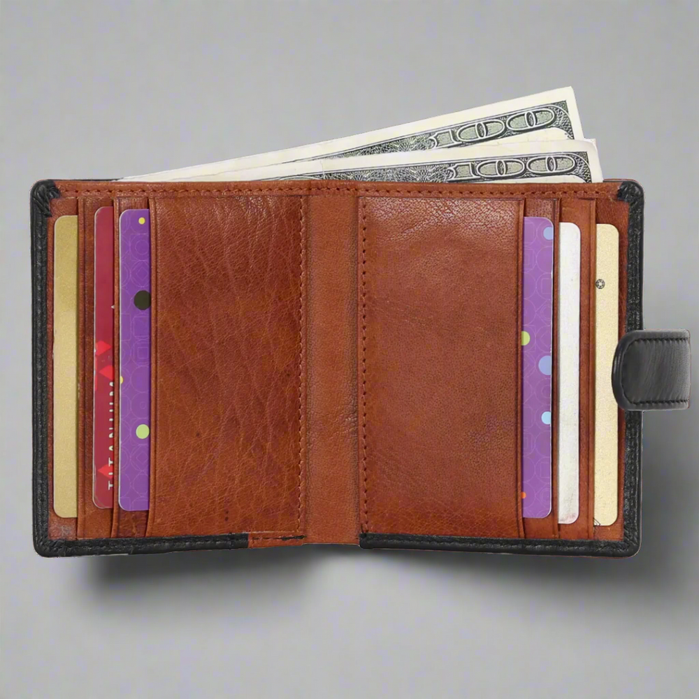 حامل بطاقات رجالي BOL من الخلفEX-STOCK Canada