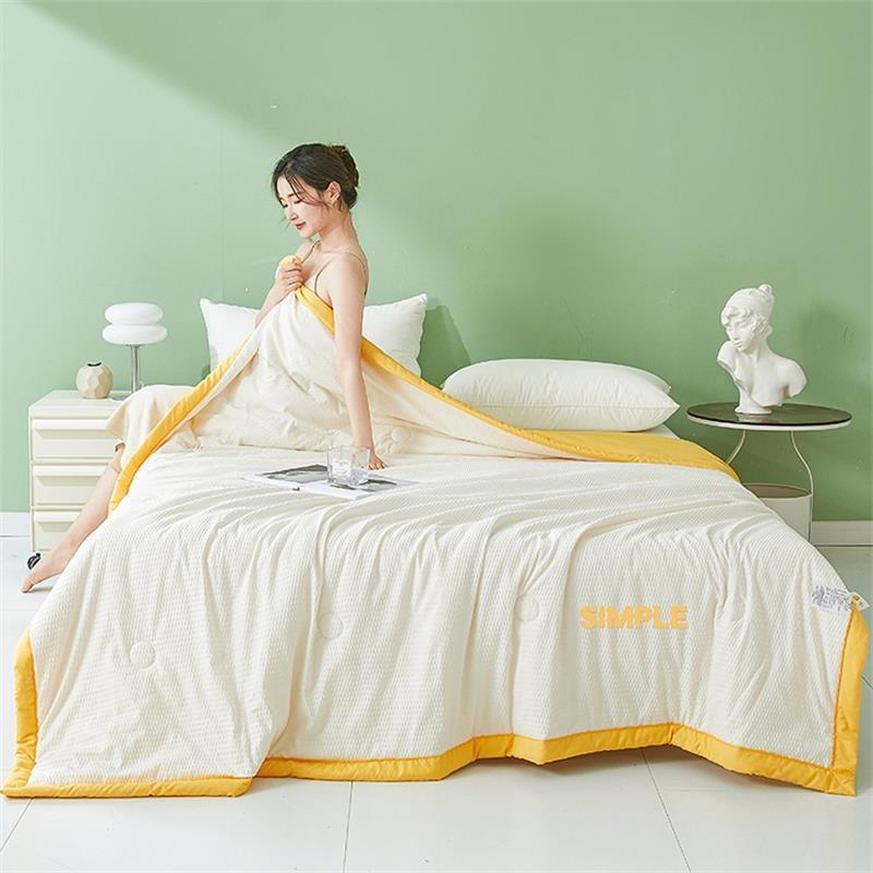 Couette d'été climatisée Classe A lavable pour la fraîcheur estivaleEX-STOCK Canada