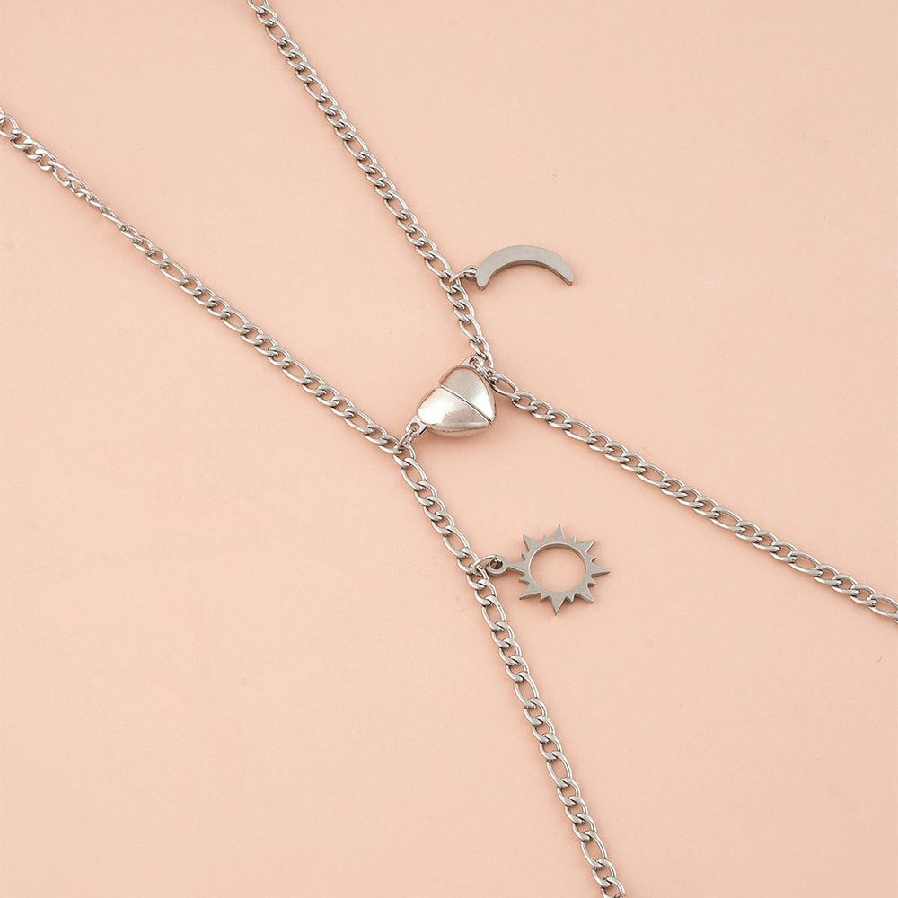 Pendentif Bracelet Couple en Acier Inoxydable en Forme de Soleil, Lune et Cœur avec Attache Magnétique - EX-STOCK Canada