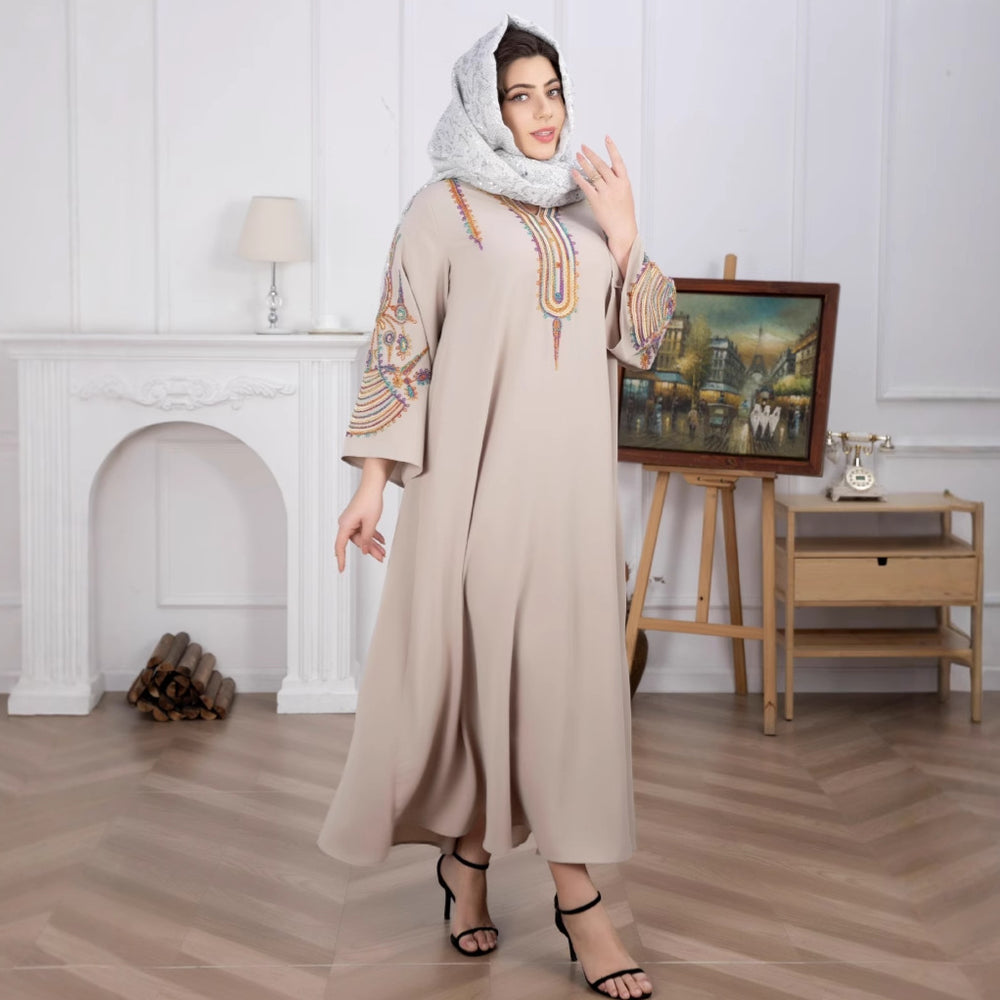 Robe à enfiler brodée pour femmes musulmanes du Moyen-Orient de grande taille - EX-STOCK Canada
