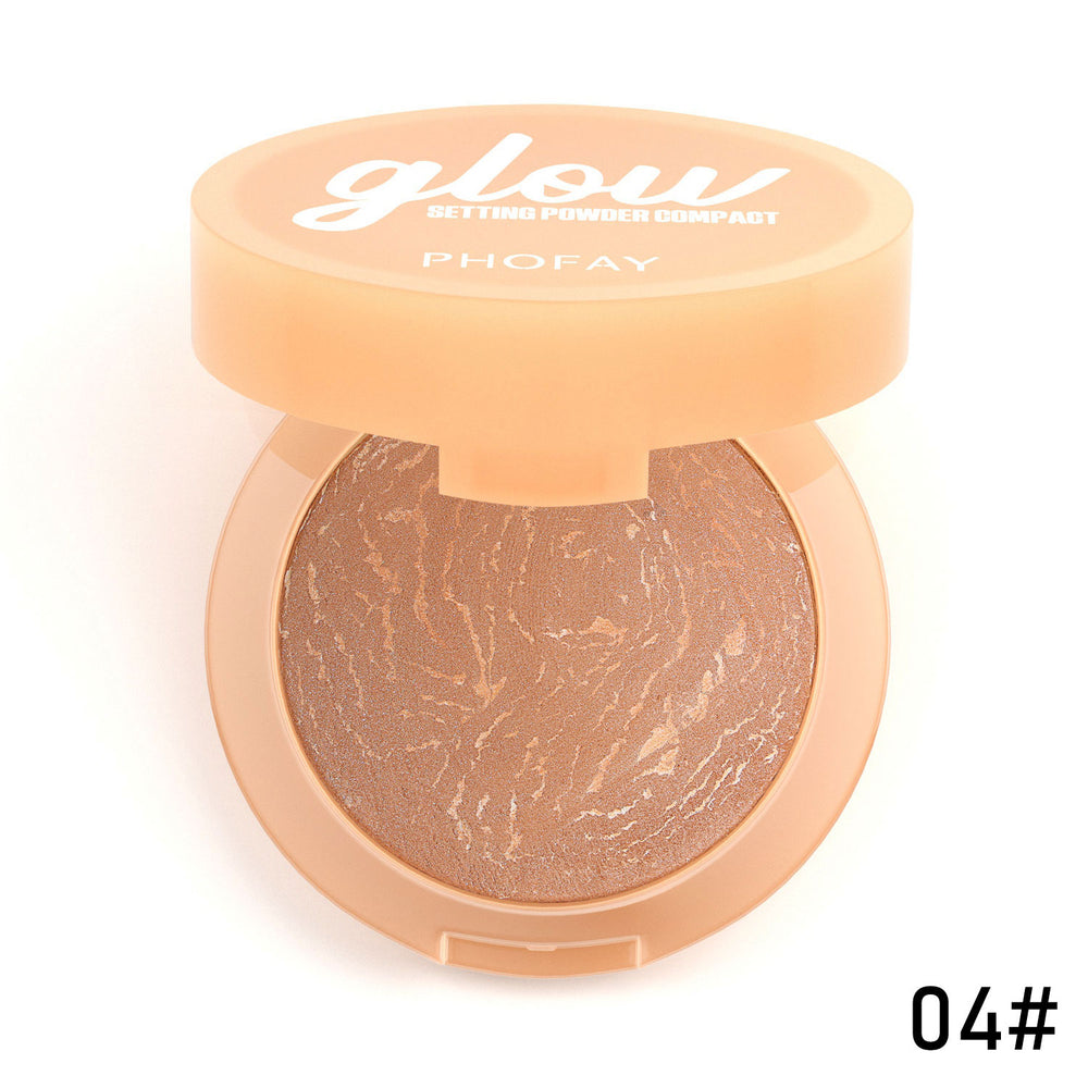 Poudre compacte avec le nom de la marque visible sur un fond blanc