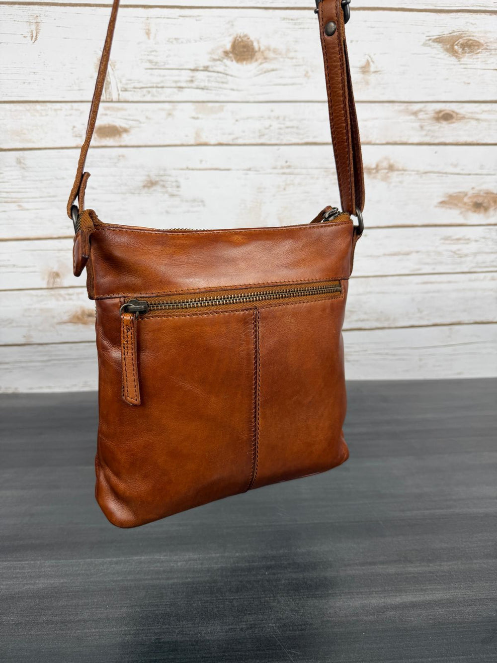 Sac bandoulière en cuir gaufré à fleurs MET