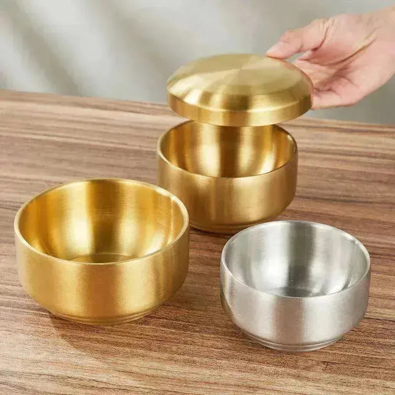 Une adorable soupière en acier inoxydable avec bande dorée - EX-STOCK CANADA
