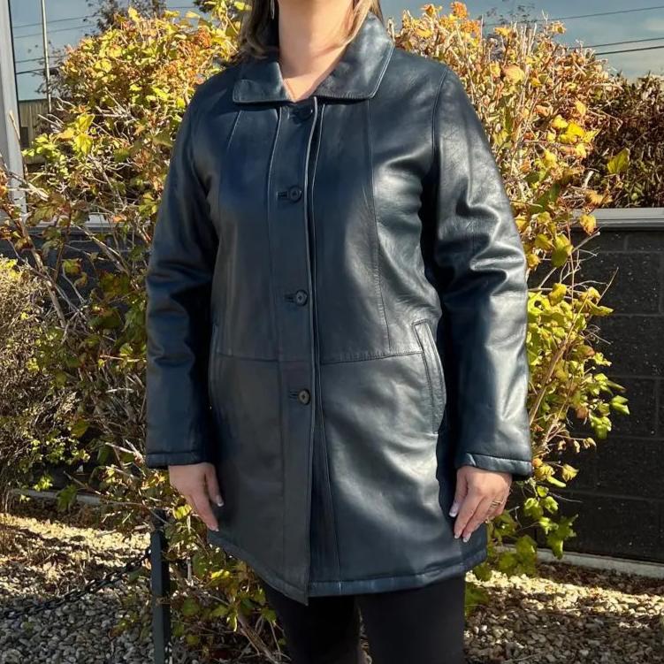 BOL Damen Lederjacke mit KnöpfenEX-STOCK Canada