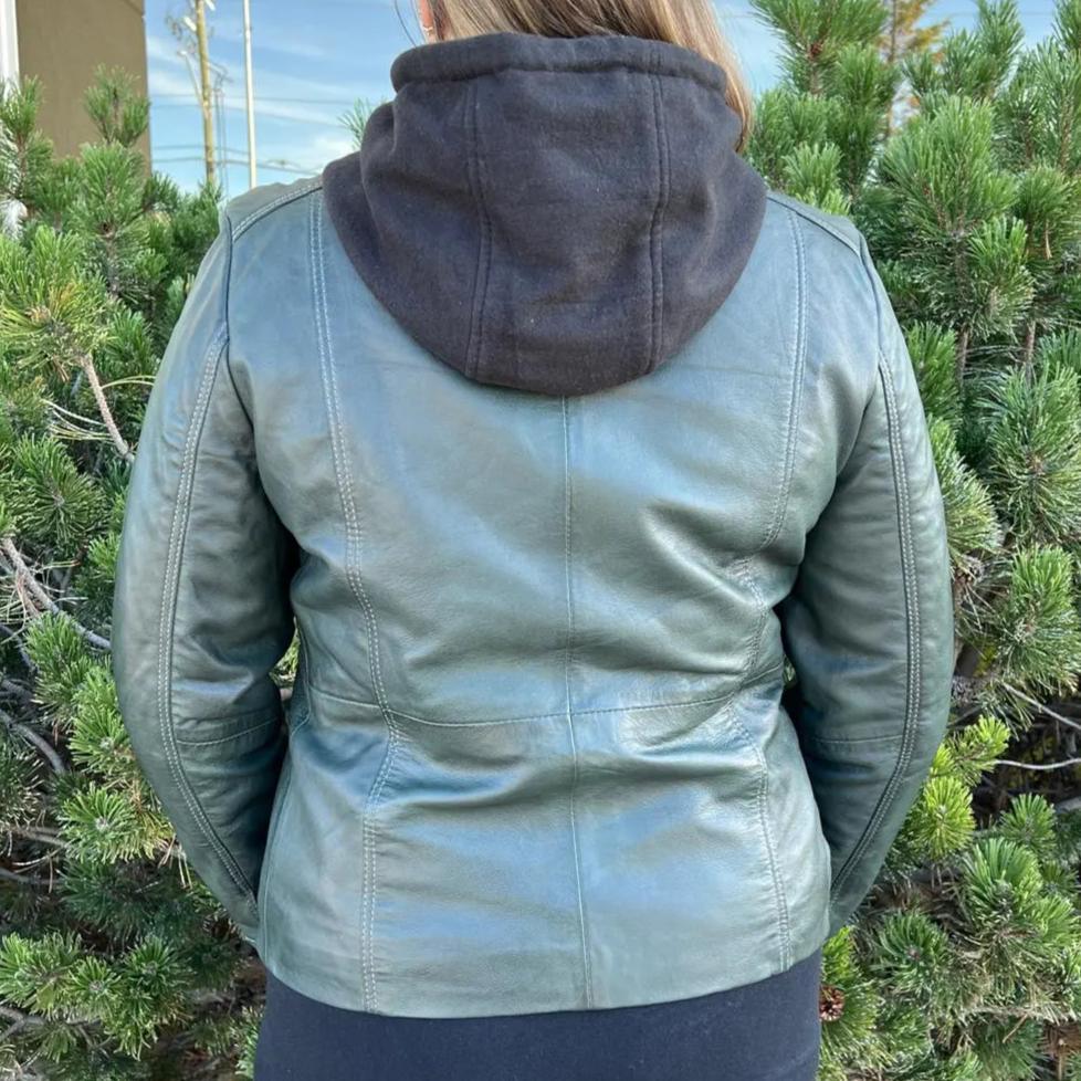 Veste en cuir pour femmes BOL avec capuche amovibleEX-STOCK Canada