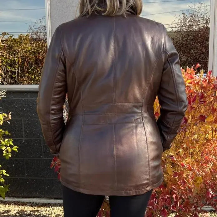 Chaqueta de cuero para mujer BOL con corte princesaEX-STOCK Canada