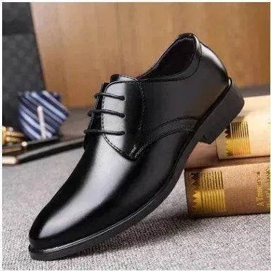 Chaussures noires à bout pointu pour hommes - EX-STOCK Canada