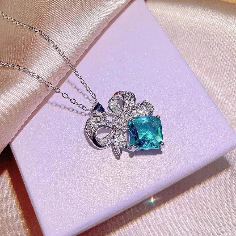 Bright Peacock Emerald Ring White Gold Plated - EX-STOCK Canada