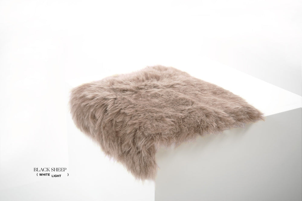 وسادة كرسي من جلد الغنم الأيسلندي بلون التوب المقصوصEX-STOCK Canada