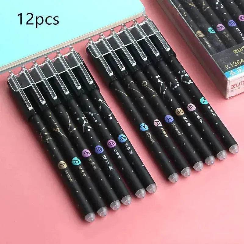 Les élèves de l'école primaire utilisent un stylo gel effaçable pour frotter le stylo magique facile à effacer Sassafras - EX-STOCK Canada