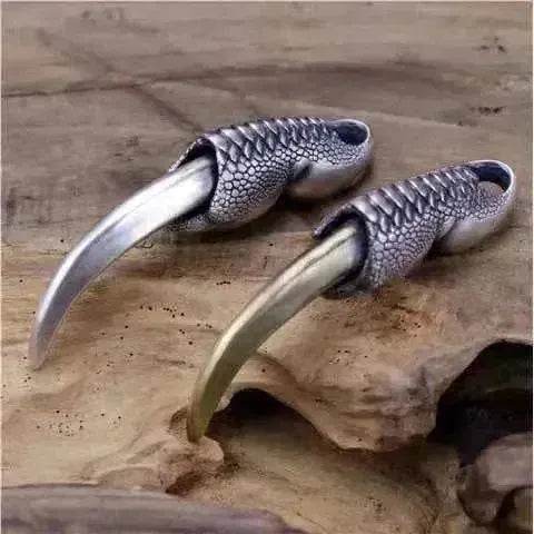 Fashion Retro Jack Dragon Claw Copper Pendant - EX-STOCK Canada