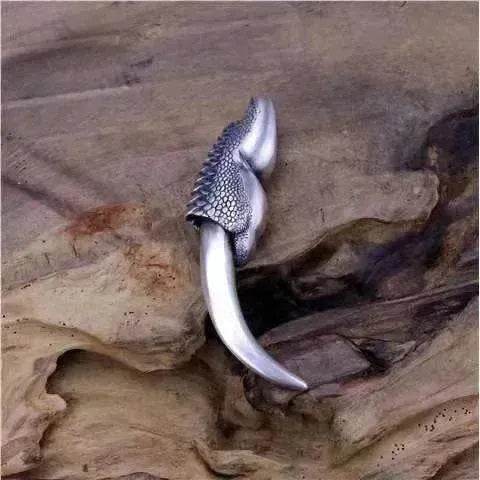 Fashion Retro Jack Dragon Claw Copper Pendant - EX-STOCK Canada