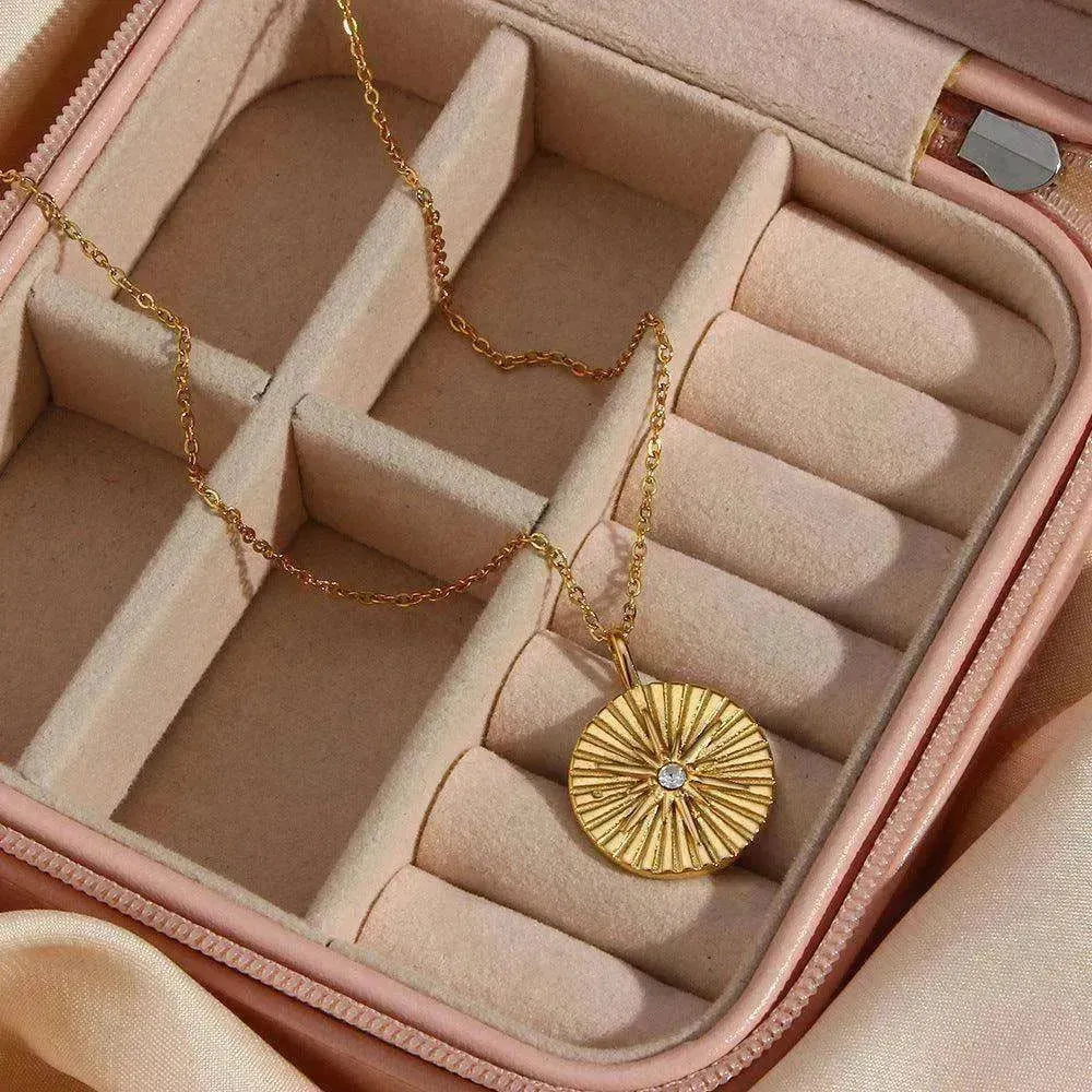 Collier pour femmes avec pendentif rond de marque en acier inoxydable à la mode - EX-STOCK CANADA