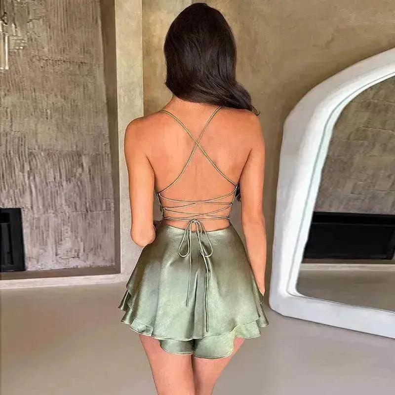 Robe courte élégante de style célébrité en satin d'été avec bretelles dos nu et charme de tempérament EX-STOCK Canada