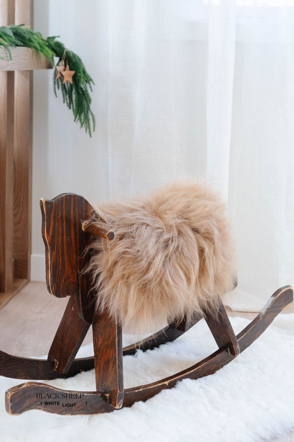 Coussin de chaise en peau de mouton islandais camelEX-STOCK Canada