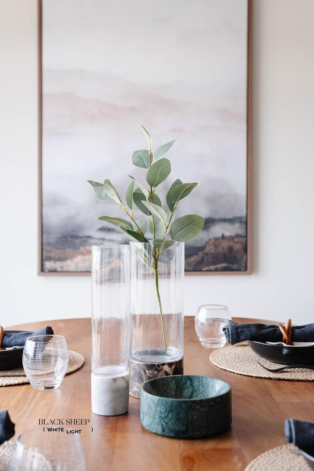 Vase et ouragan en marbre Bianco Carrara et verreEX-STOCK Canada