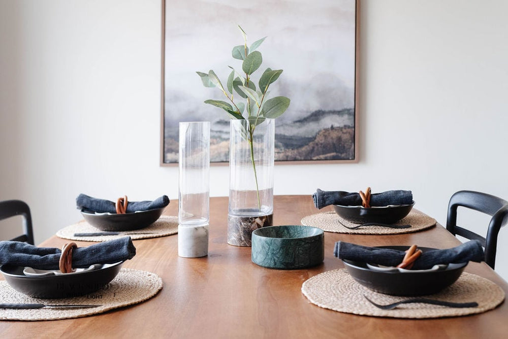 Vase et ouragan en marbre Bianco Carrara et verreEX-STOCK Canada