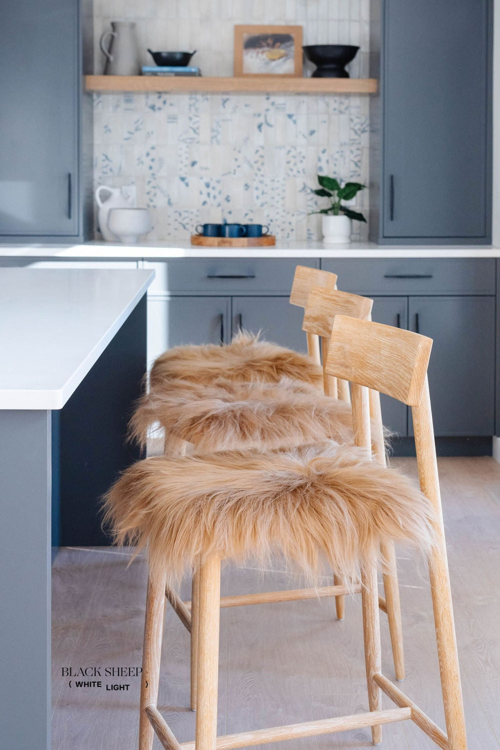 Coussin de chaise en peau de mouton islandais camelEX-STOCK Canada