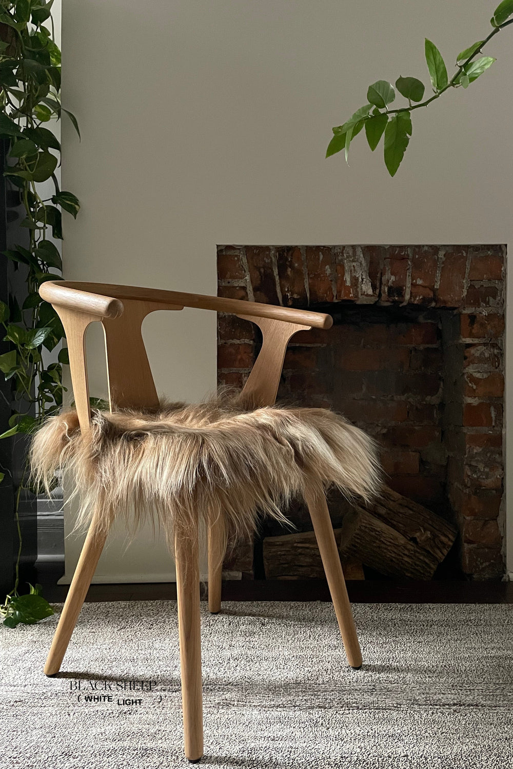 BROWN ICELANDIC SHEEPSKIN CHAIR PAD