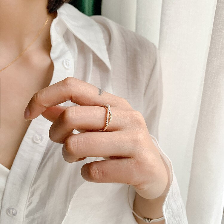 Bague d'annulaire de tempérament simple de luxe léger japonaisEX-STOCK Canada