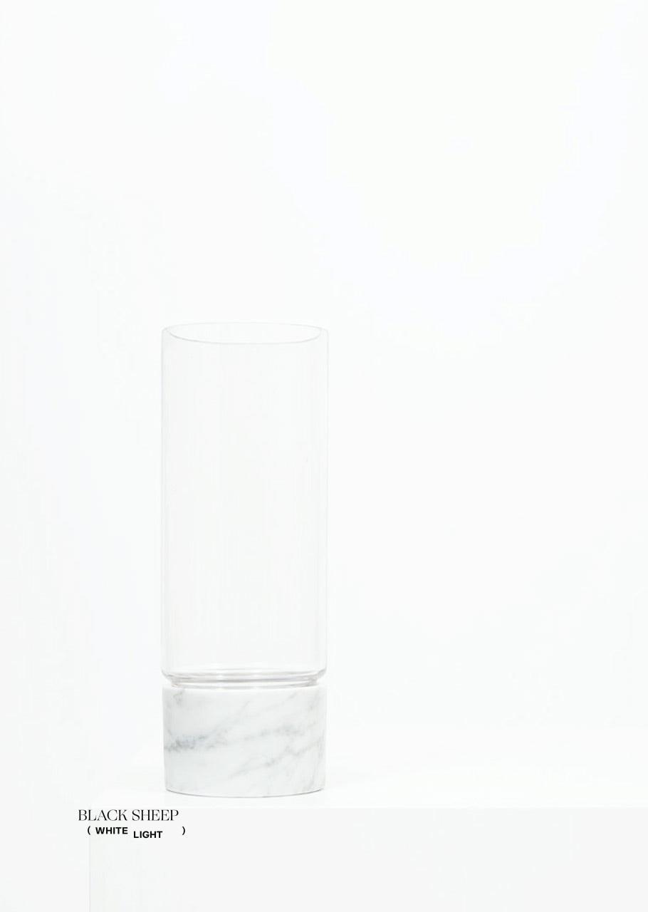 Vase et ouragan en marbre Bianco Carrara et verreEX-STOCK Canada