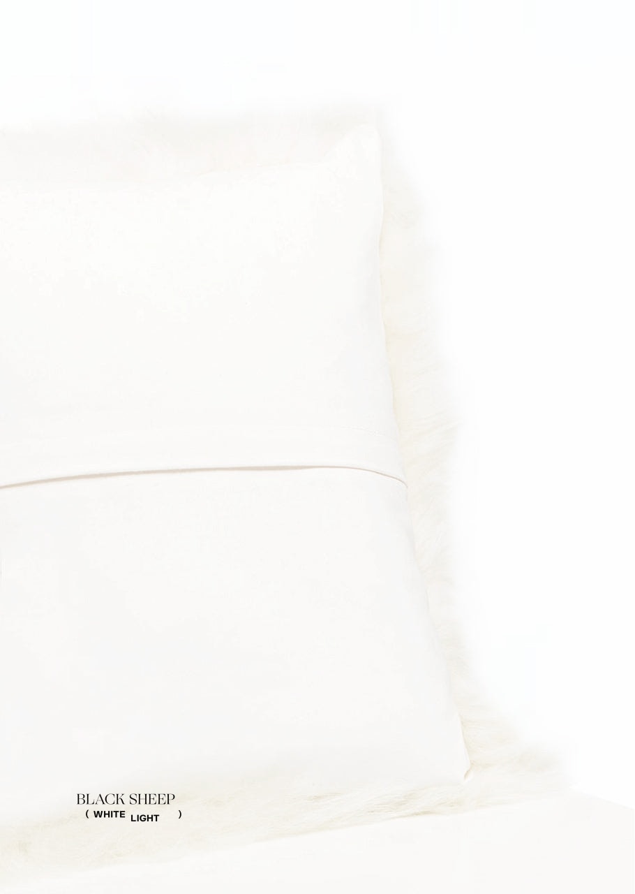 غطاء وسادة مربع من فرو الغنم الآيسلندي الأبيض المقصEX-STOCK Canada