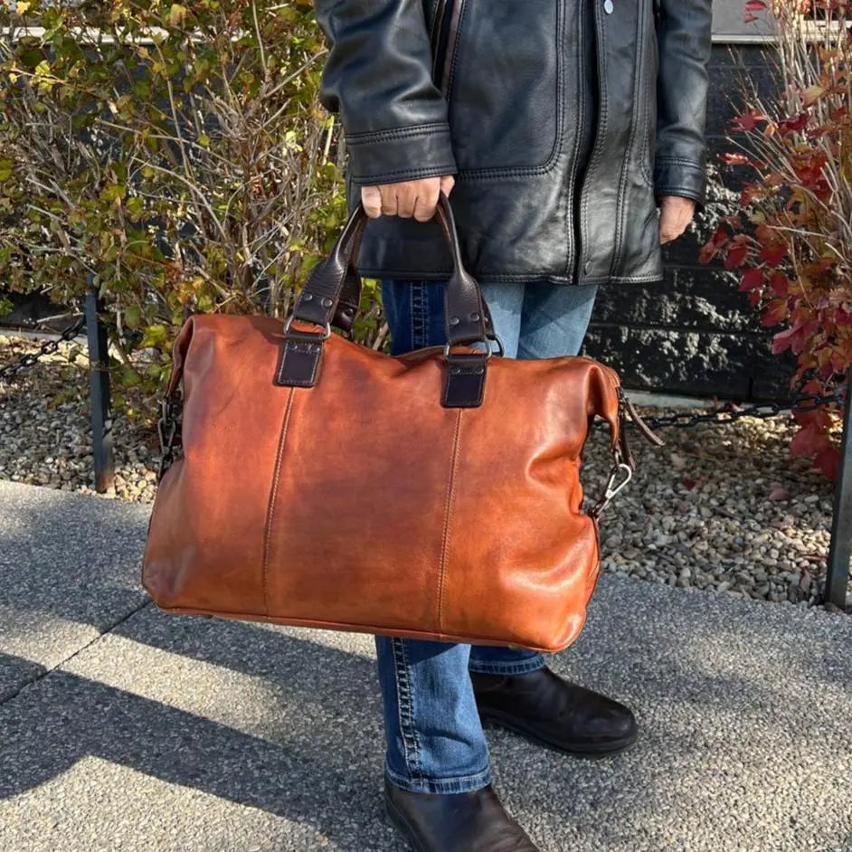 حقيبة سفر جلدية صغيرة من MET بمقابض قصيرةEX-STOCK Canada