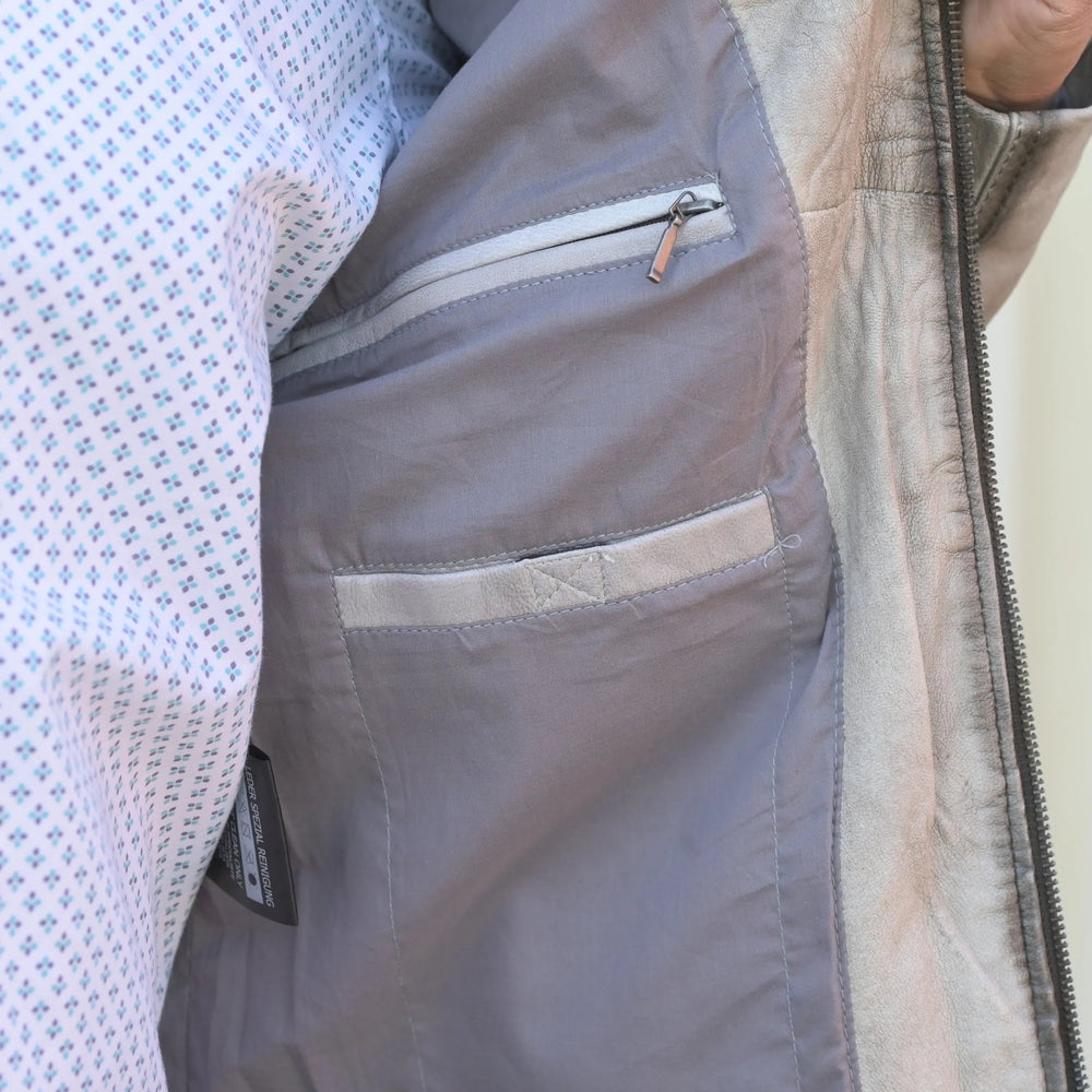 Veste en cuir pour homme avec patchs et quatre poches zippéesEX-STOCK Canada