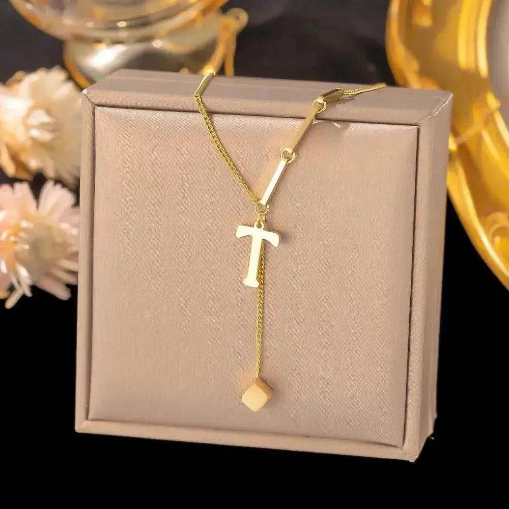 Collier Ornement Acier Titane Glands 26 Lettres Femme Petit Pendentif Carré Bijou Élégant et Personnalisé - EX-STOCK Canada