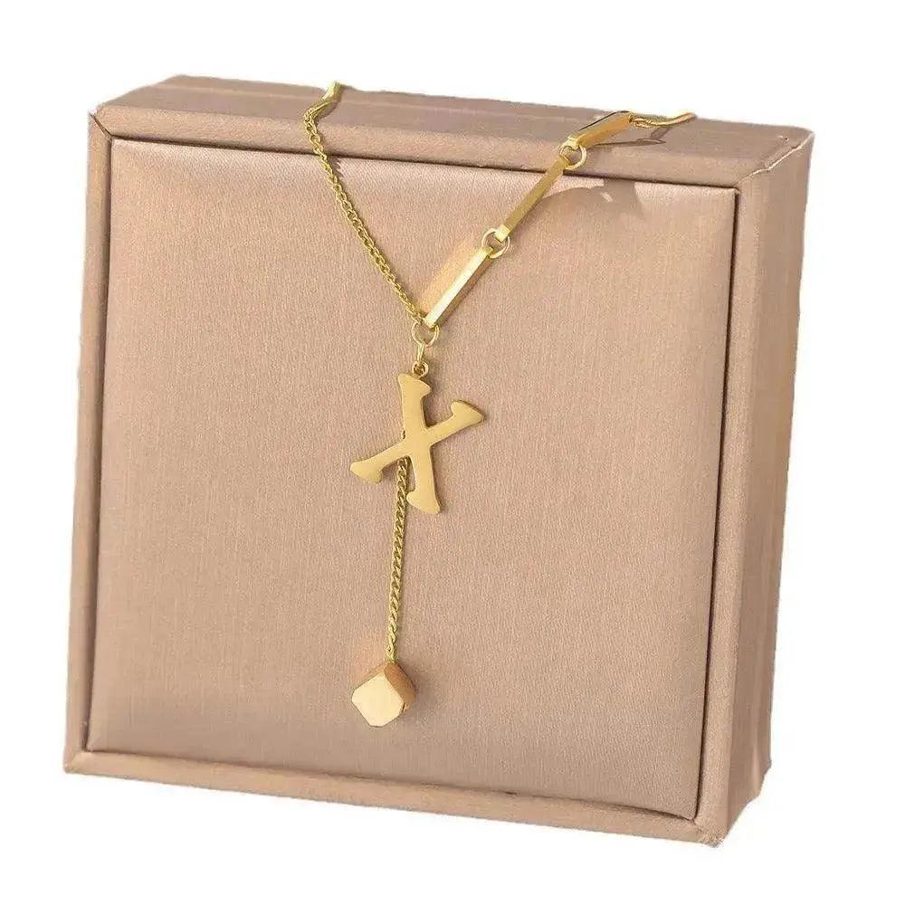 Collier Ornement Acier Titane Glands 26 Lettres Femme Petit Pendentif Carré Bijou Élégant et Personnalisé - EX-STOCK Canada