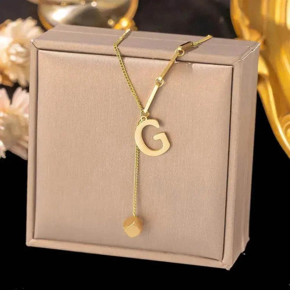 Collier Ornement Acier Titane Glands 26 Lettres Femme Petit Pendentif Carré Bijou Élégant et Personnalisé - EX-STOCK Canada