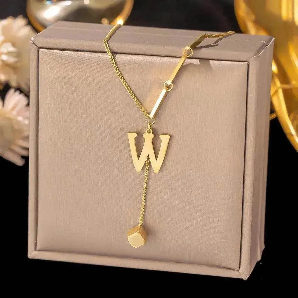 Collier Ornement Acier Titane Glands 26 Lettres Femme Petit Pendentif Carré Bijou Élégant et Personnalisé - EX-STOCK Canada