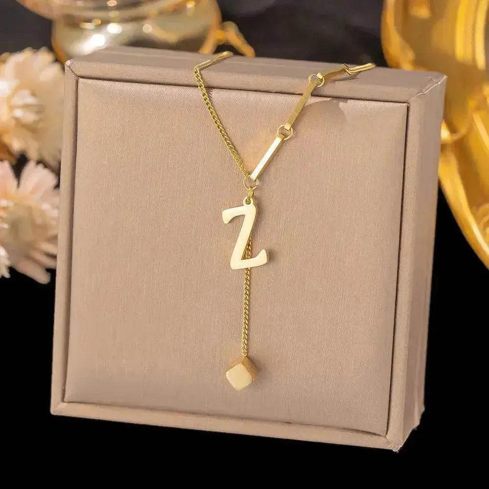 Collier Ornement Acier Titane Glands 26 Lettres Femme Petit Pendentif Carré Bijou Élégant et Personnalisé - EX-STOCK Canada