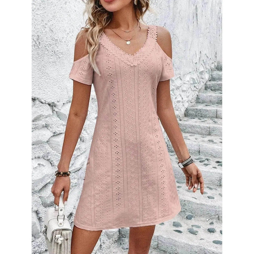 Nouvelle robe courte à épaules dénudées et manches courtes Mode été amincissante robe A-line Décontractée robe de vacances à la plage Pour vêtements femmes - EX-STOCK Canada