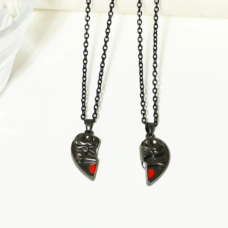 Punk Retro Skull Pendant Halloween Necklace Heart-shaped Magnetic Stitching Love Skull Couple Necklace - EX-STOCK Canada