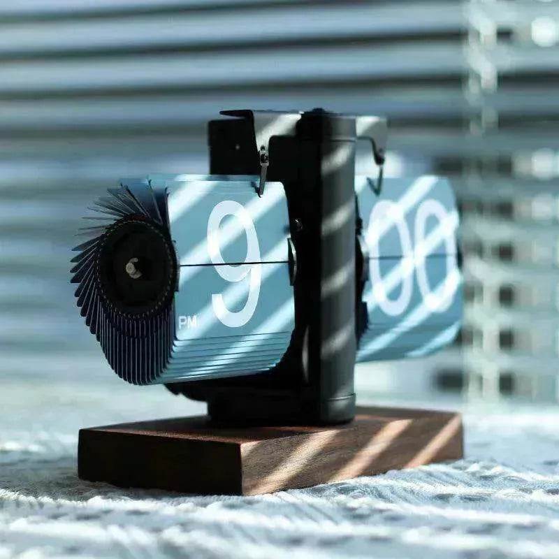 Retro Electronic Automatic Flipping Clock - EX-STOCK Canada