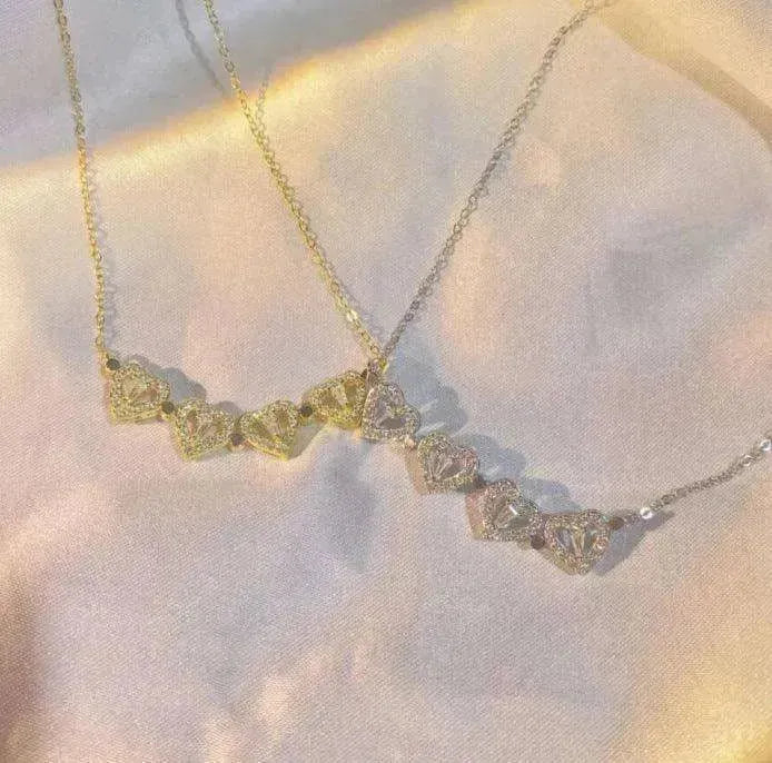 Collier pendentif femme en forme de cœur pliable magnétique rétro en trèfle à quatre feuilles - EX-STOCK CANADA