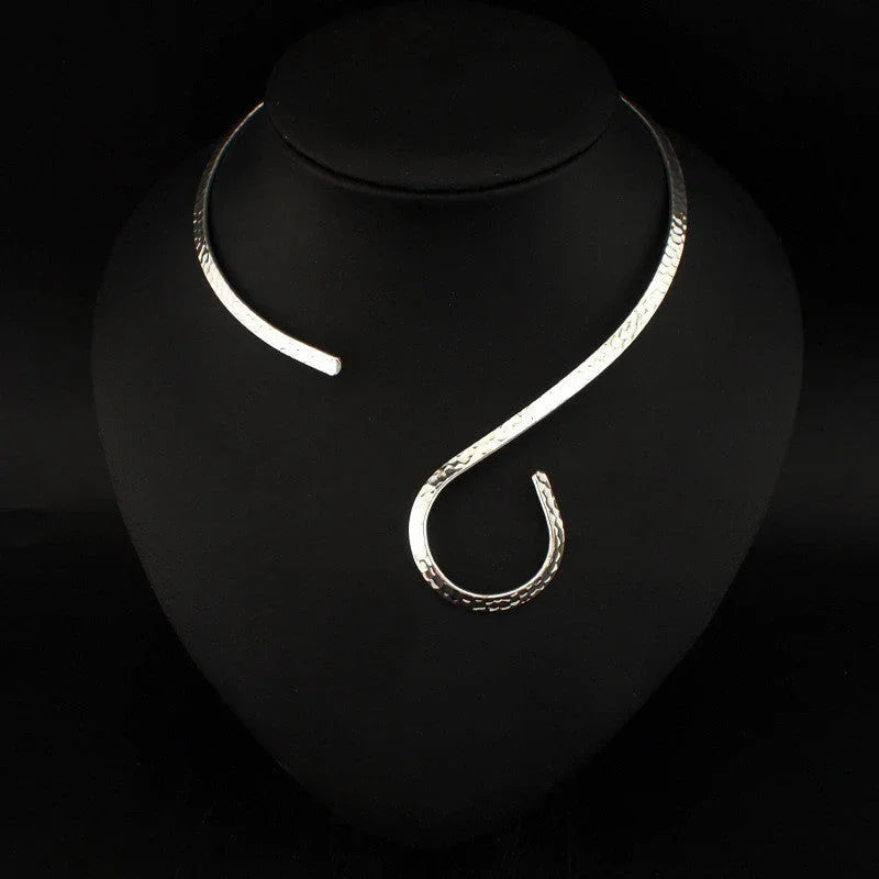 Retro Metal Exaggerated Clavicle Collar Necklace Women EX-STOCK Canada