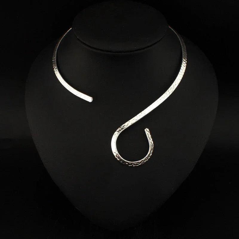 Retro Metal Exaggerated Clavicle Collar Necklace Women EX-STOCK Canada