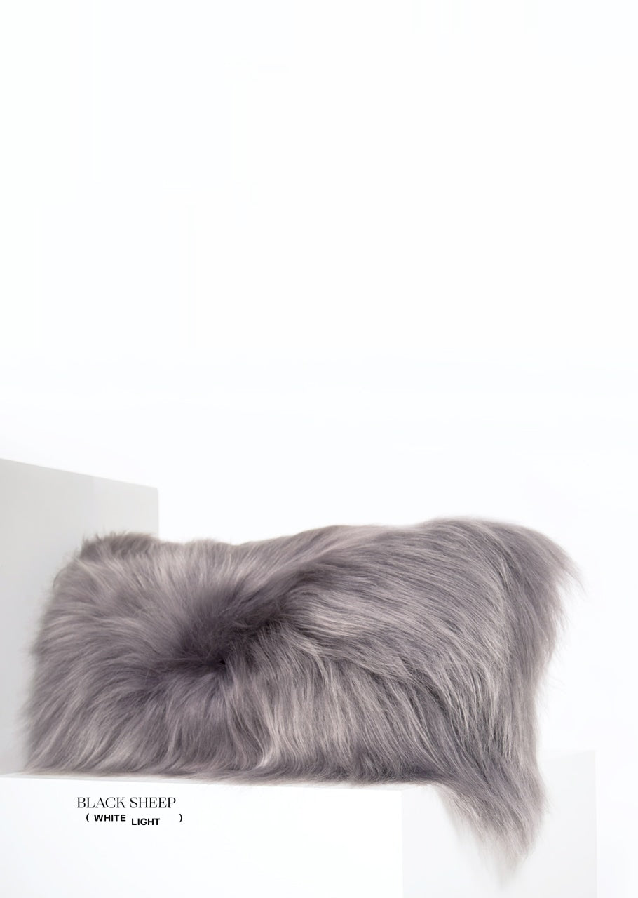 غطاء وسادة مستطيل من جلد غنم أيسلندي فضيEX-STOCK Canada