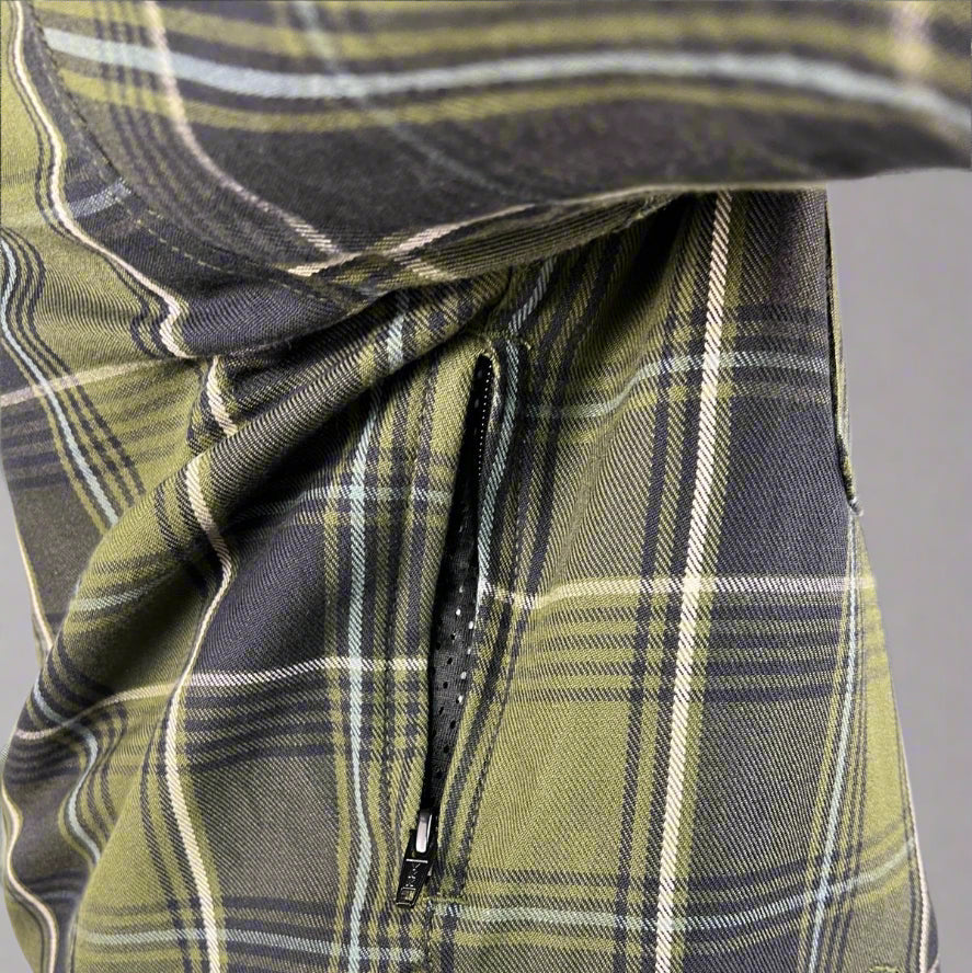 Chemise blindée pour homme avec capuche amovibleEX-STOCK Canada