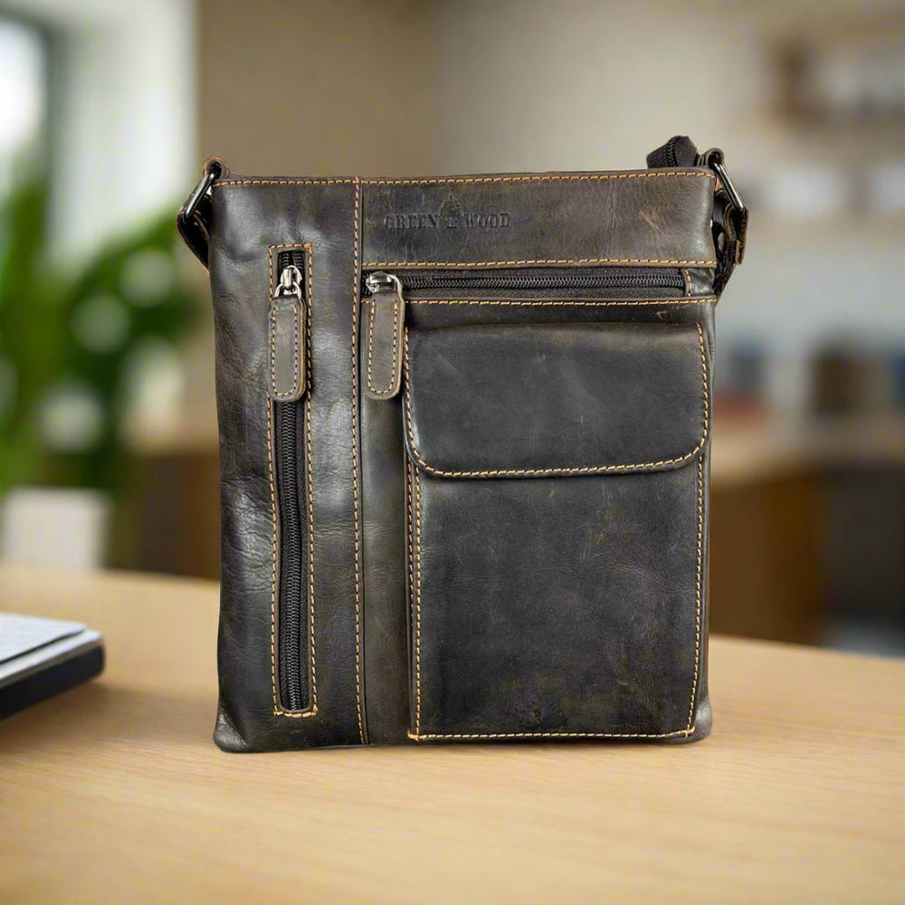 Bolso cruzado de cuero Greenwood. Bolso de mano de cuero de plena flor con múltiples bolsillosEX-STOCK Canada