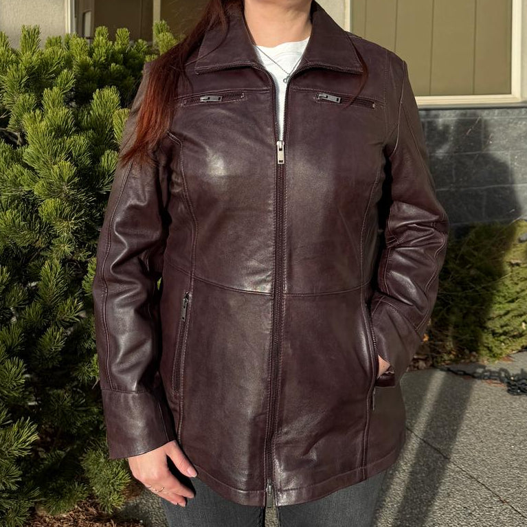 Chaqueta clásica de cuero de cordero para mujer, de longitud mediaEX-STOCK Canada