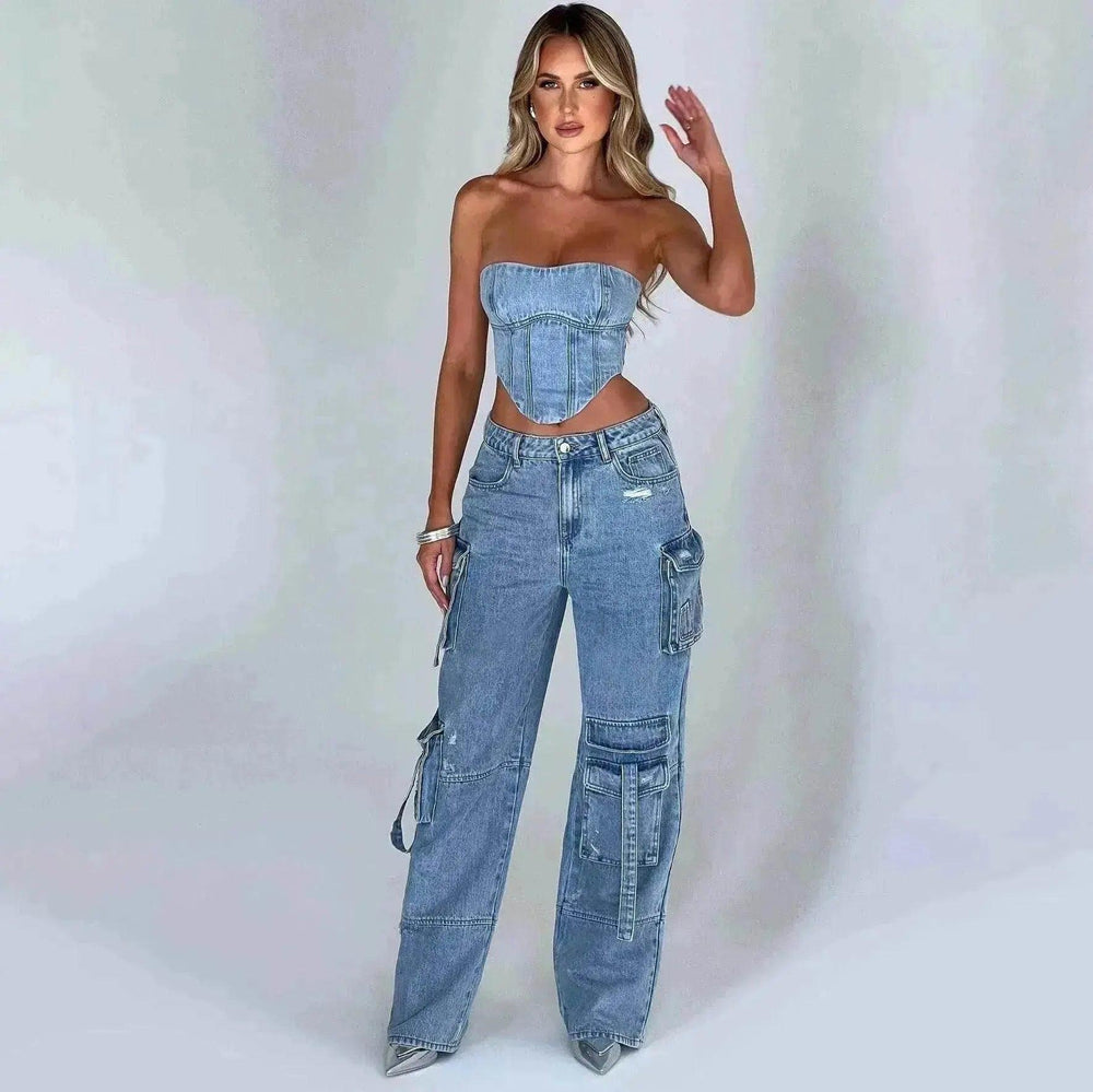 Jean cargo femme style américain taille basse avec poches tridimensionnelles et surpiqûres. Ensemble tenue en denim - EX-STOCK Canada