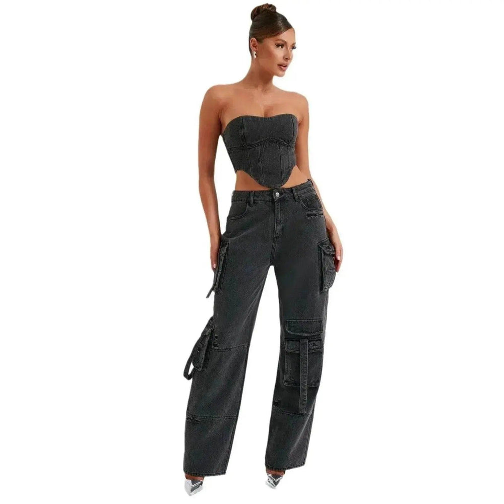 Jean cargo femme style américain taille basse avec poches tridimensionnelles et surpiqûres. Ensemble tenue en denim - EX-STOCK Canada