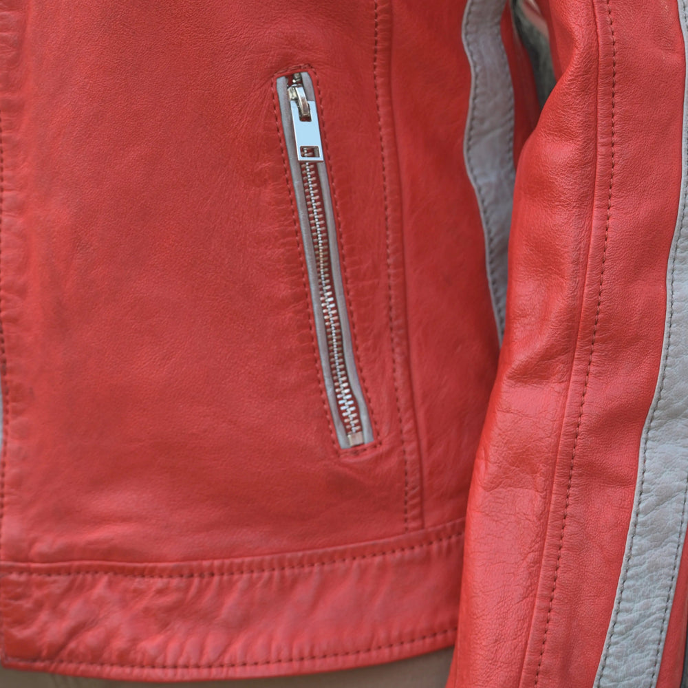 Chaqueta de cuero para mujer con parchesEX-STOCK Canada