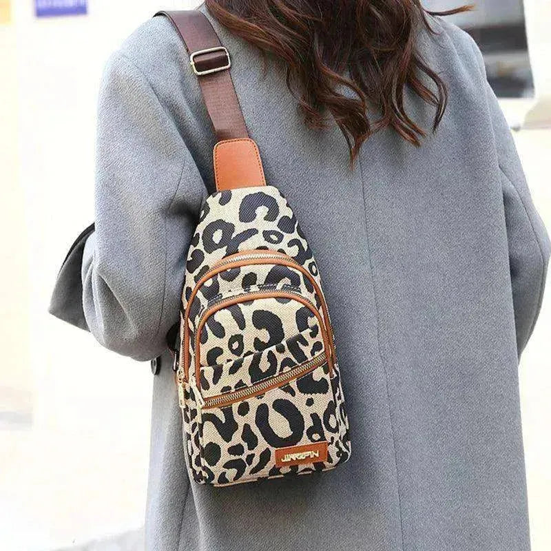 Sac bandoulière et sac à dos pour femme à imprimé léopard avec prise pour casque EX-STOCK CANADA