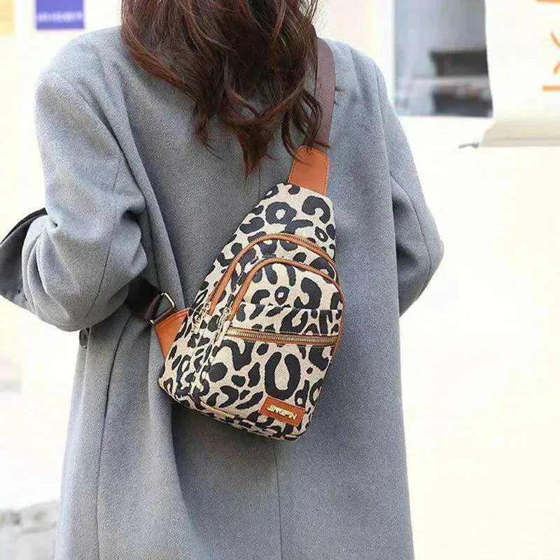 Sac bandoulière et sac à dos pour femme à imprimé léopard avec prise pour casque EX-STOCK CANADA